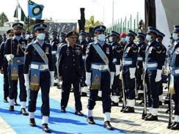 Air Chief Marshal Mujahid Anwar Khan paid a visit of Naval Headquarters.