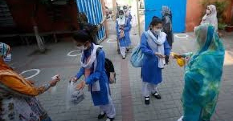 Due to Corona the Govt announce closure of schools in several cities from Monday, March 15