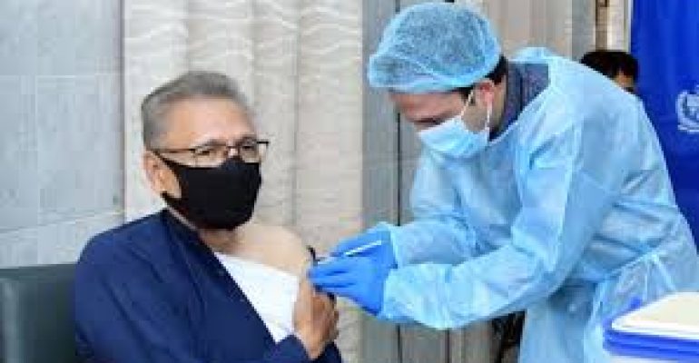 President Arif Alvi, First Lady Samina Alvi gets anti-COVID vaccine