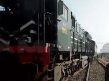 Lahore bound 15-Up Karachi Express derailed near Pannu Aqil