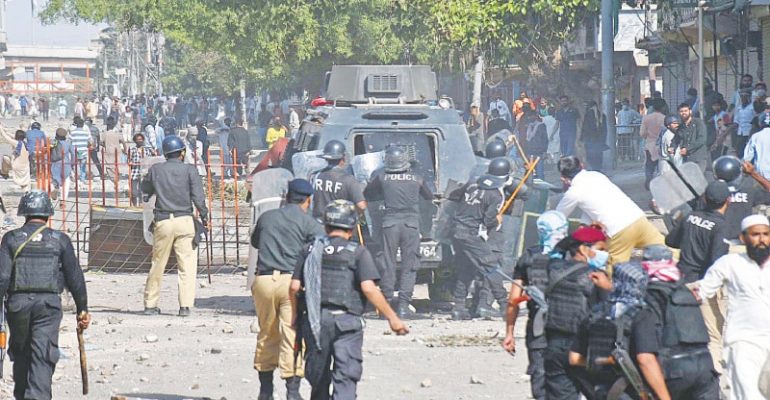 Ban TLP brutally tortured a DSP and hostage four other officials