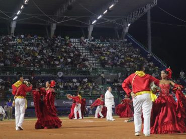 Sold-Out Spectacle: 10,000 Fans Pack Estadio 20 de Enero as U-23 Men’s Softball World Cup Roars to Life in Sincelejo