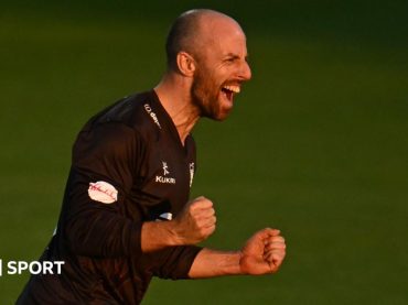 Somerset, Essex and Yorks reach T20 quarter-finals