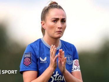 Everton captain Finnigan signs one-year extension