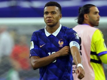 World Cup third-place playoff: What are France and England playing for?