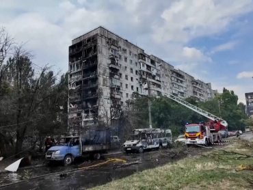 Daytime Russian strike kills three in Zaporizhzhia