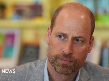 Prince William tells England to 'hold heads high'