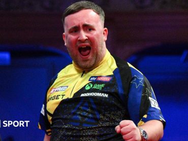 Littler throws nine-darter in superb Matchplay win