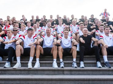 Norway ‘rows’ at the royal palace to welcome back World Cup heroes