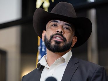 Witnesses contest the Trump administration’s account of Texas ICE killing